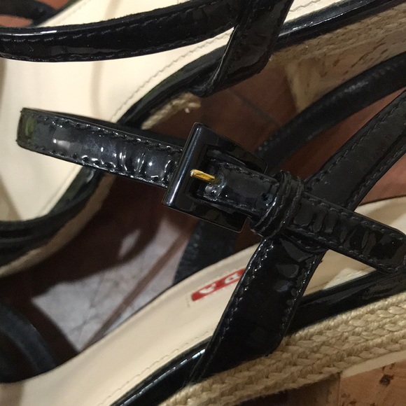 Prada heels - Picture 4 of 7